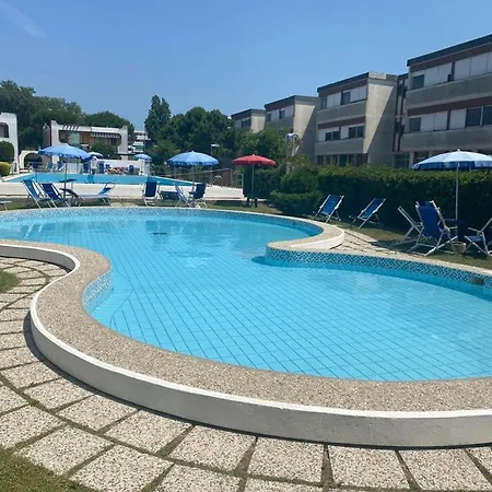 Apartament Spacious In Isola For 5 People Ca' Zadra
