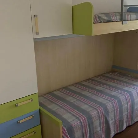 Apartament Spacious In Isola For 5 People Ca' Zadra *