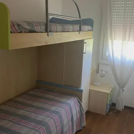 Apartament Spacious In Isola For 5 People Ca' Zadra *
